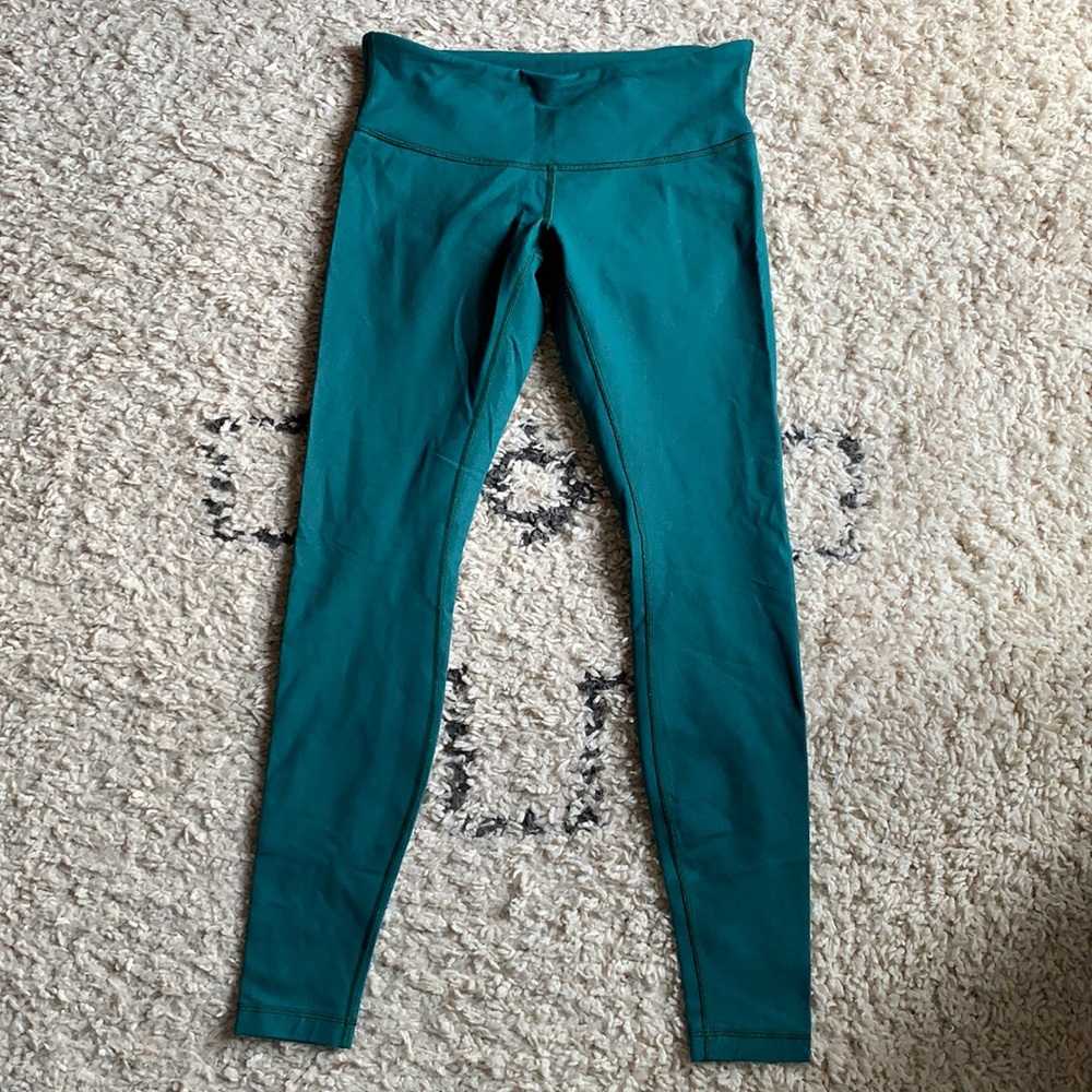 Spruce green  wunder under Lululemon yoga pants